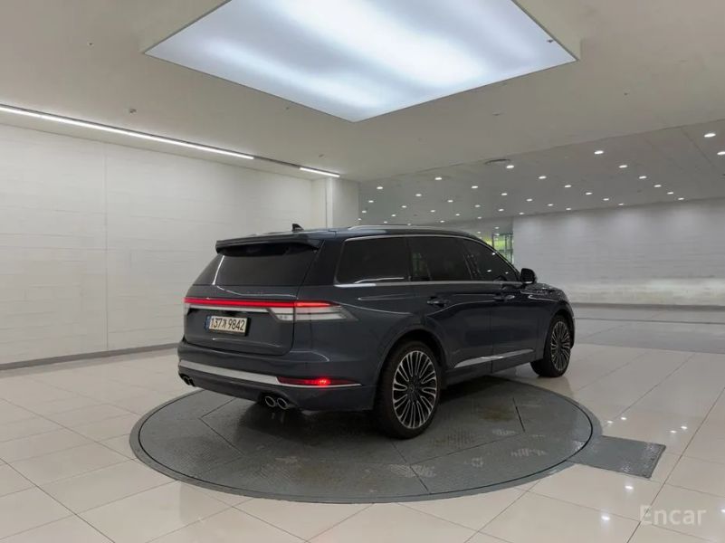 Lincoln Aviator