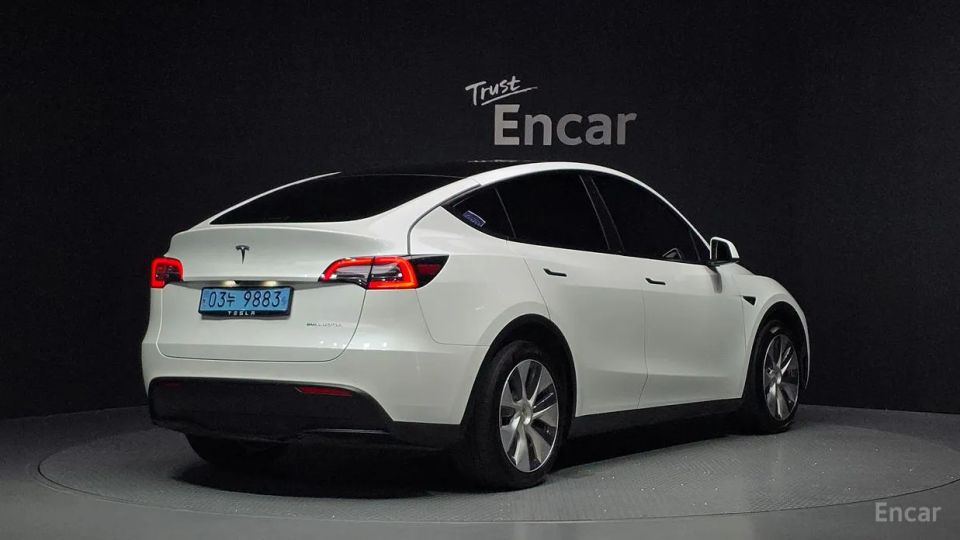 Tesla model-y