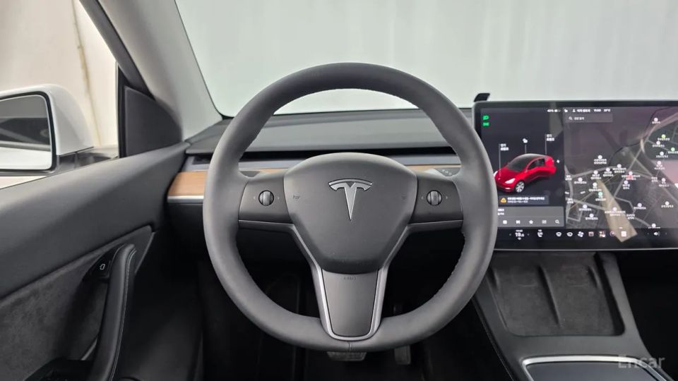 Tesla model-y