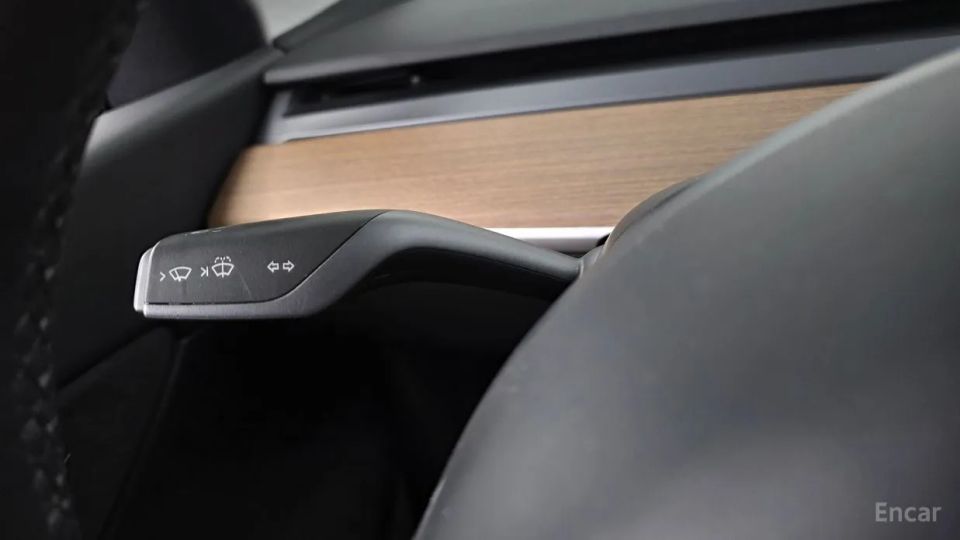 Tesla model-y