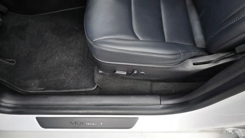 Tesla model-y