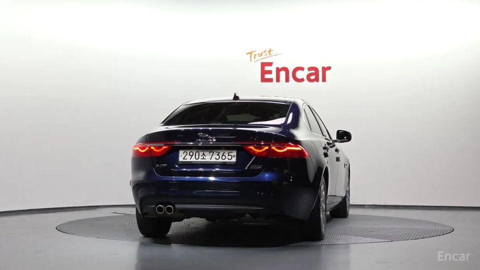 Jaguar xf