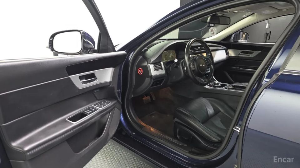Jaguar xf