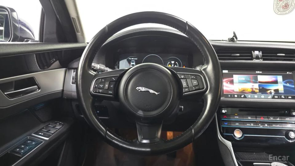 Jaguar xf