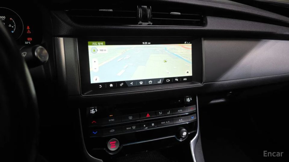 Jaguar xf