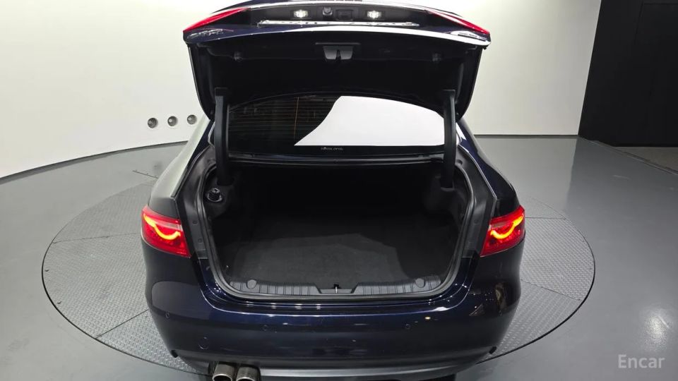 Jaguar xf