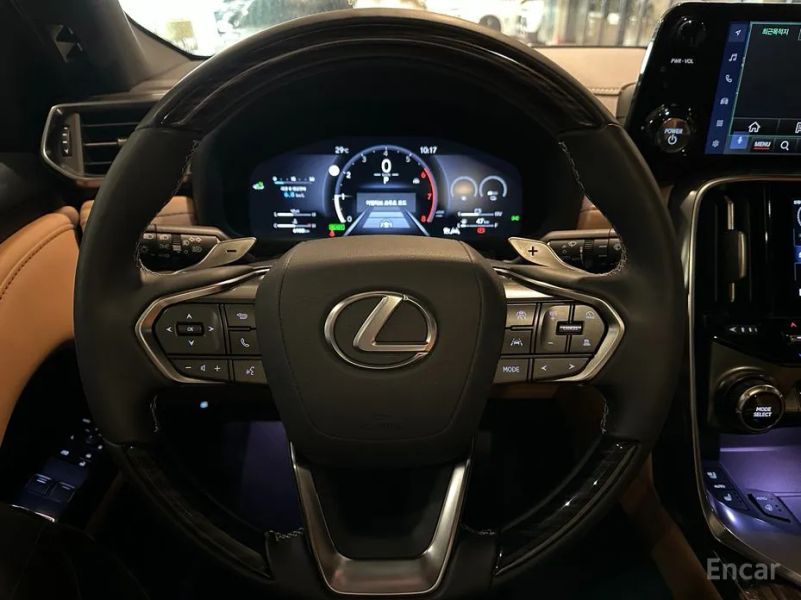 Lexus LX