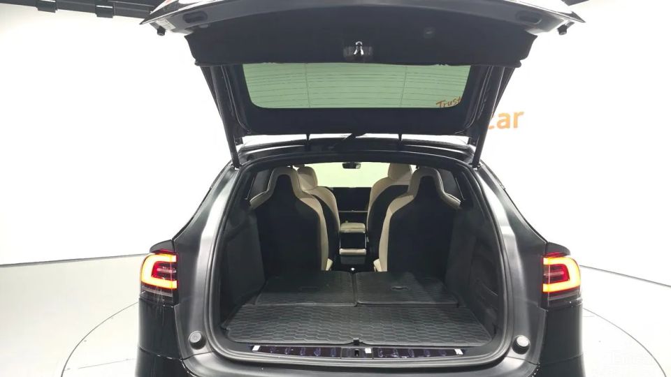 Tesla model-x