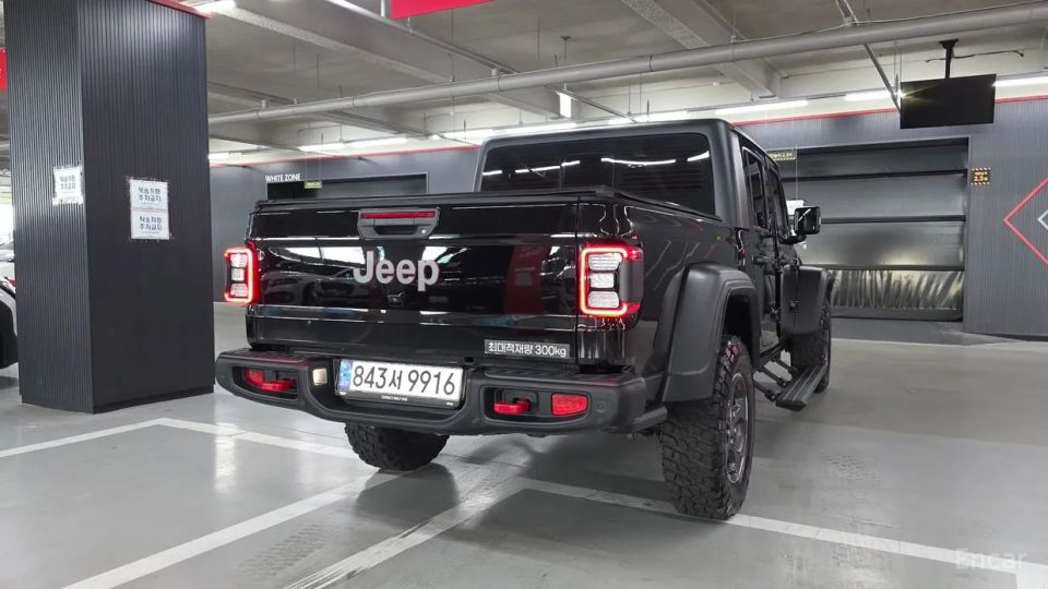 Jeep gladiator