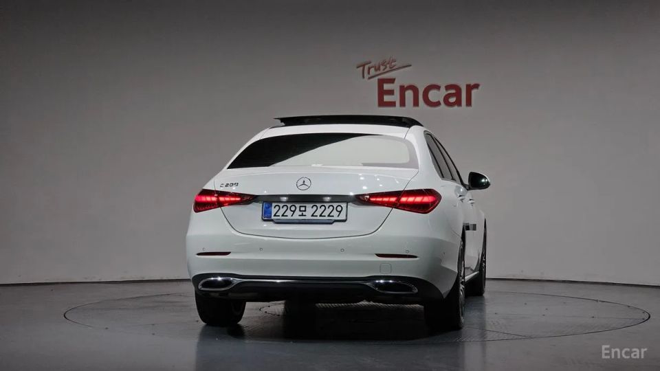 Mercedes-Benz C-Class