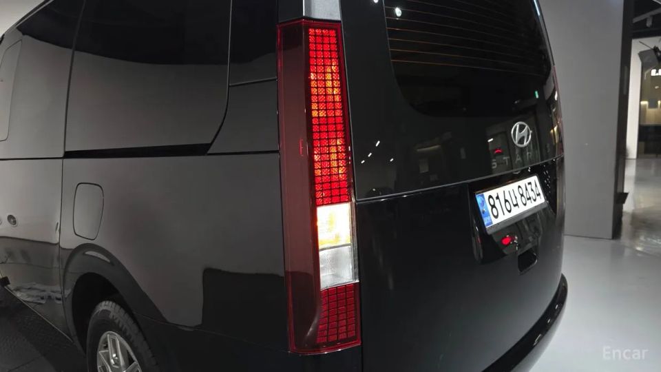 Hyundai Staria