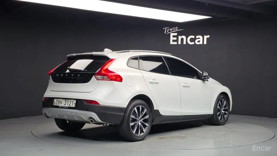 Volvo V40