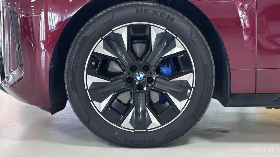 BMW ix
