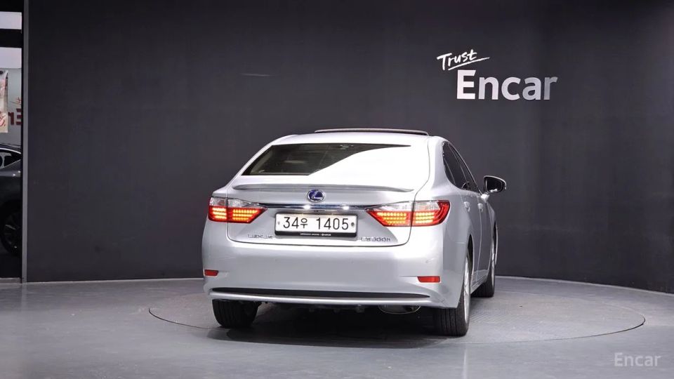 Lexus ES