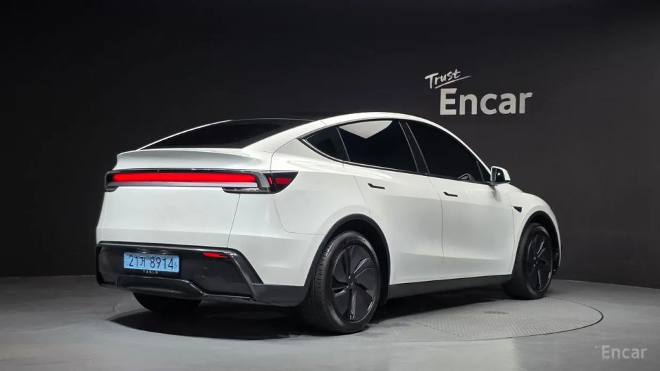 Tesla model-y