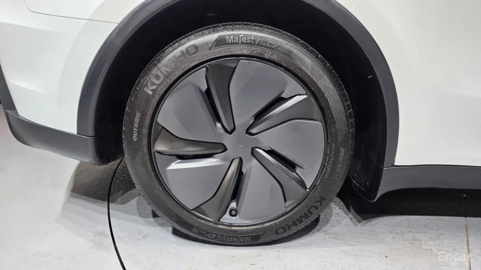 Tesla model-y