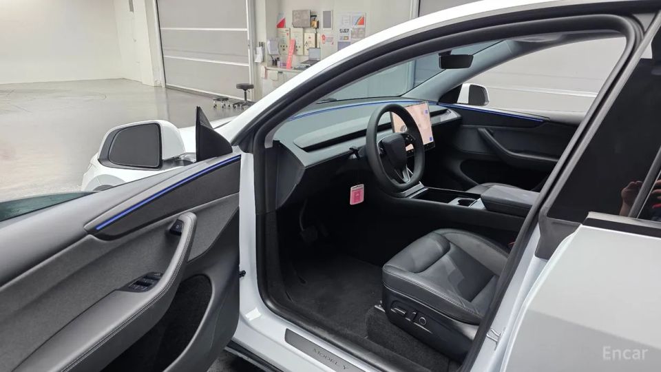 Tesla model-y