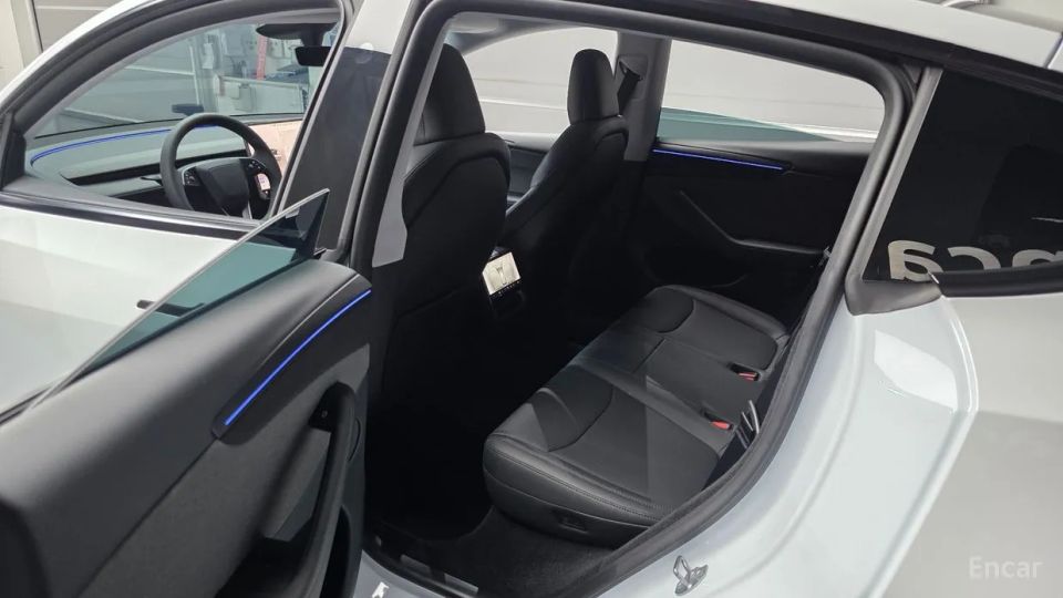 Tesla model-y