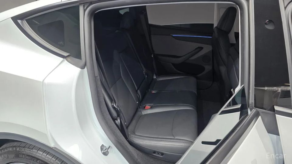 Tesla model-y