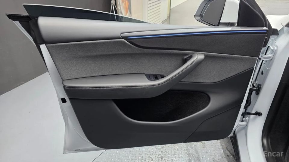 Tesla model-y