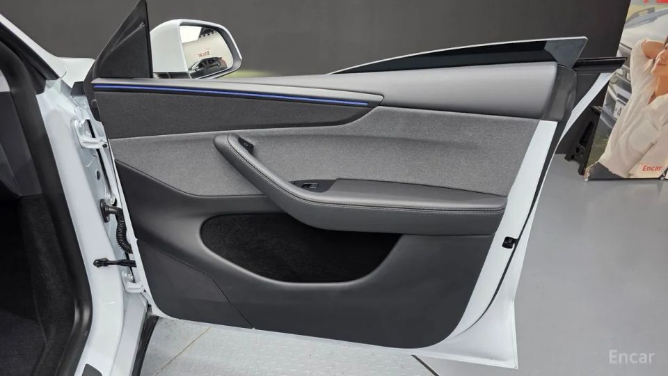 Tesla model-y