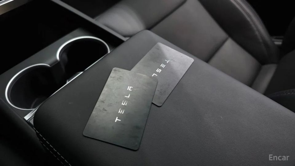 Tesla model-y