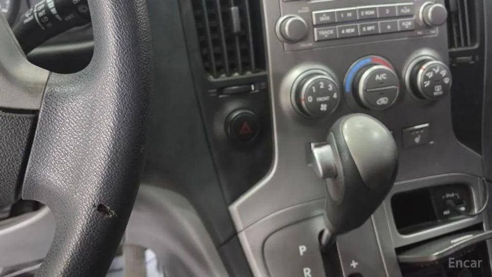 Hyundai Starex