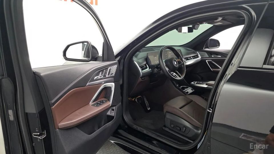 BMW IX2