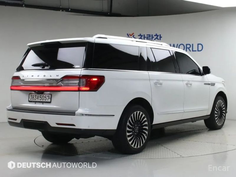 Lincoln Navigator