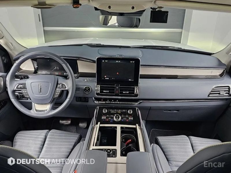 Lincoln Navigator