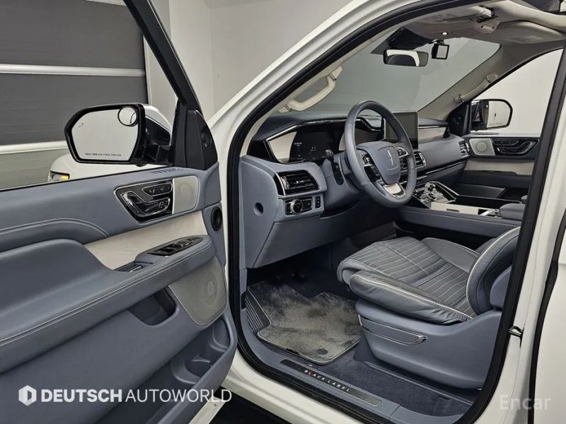 Lincoln Navigator