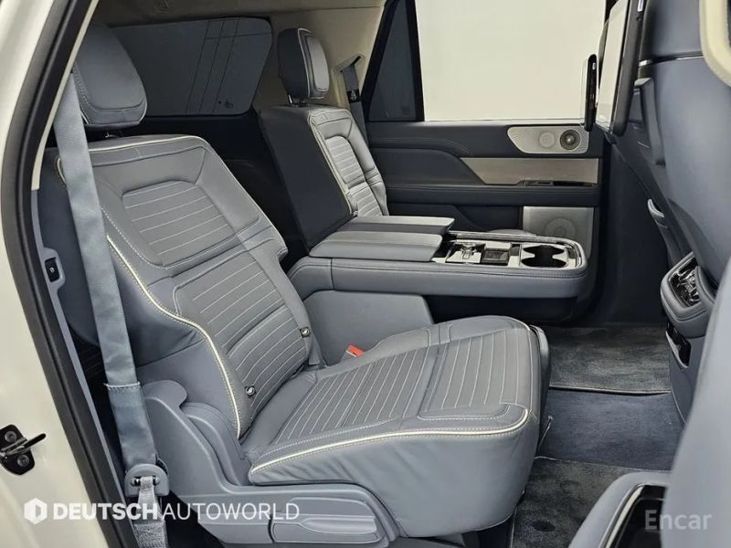 Lincoln Navigator