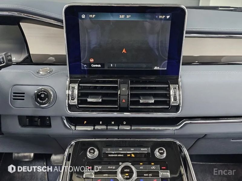 Lincoln Navigator