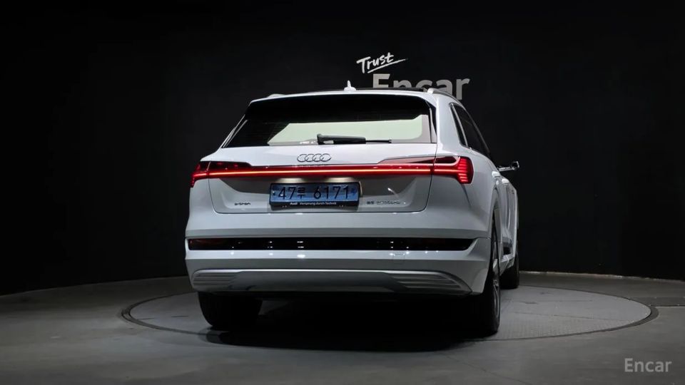 Audi E-tron