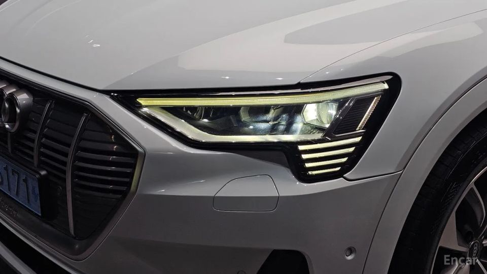 Audi E-tron