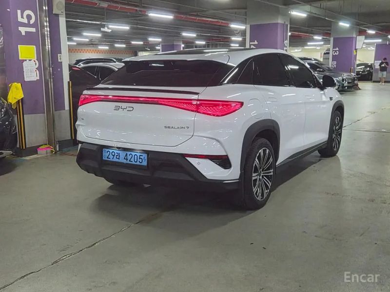BYD Sealion 7