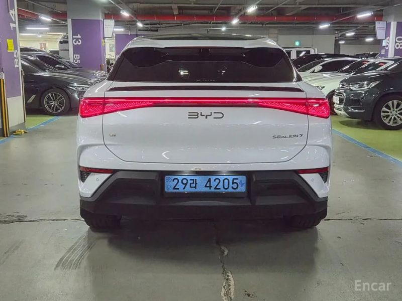 BYD Sealion 7