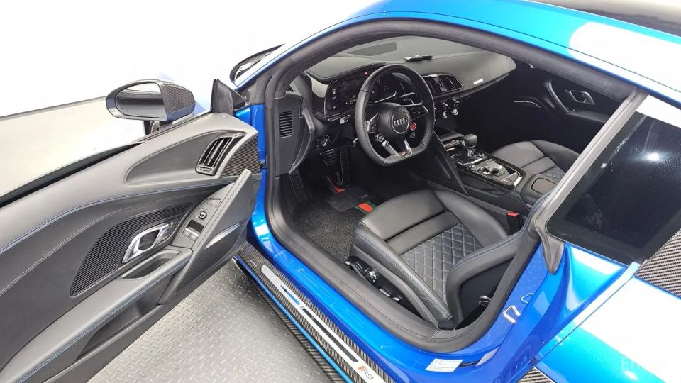 Audi R8