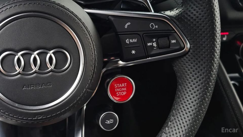 Audi R8