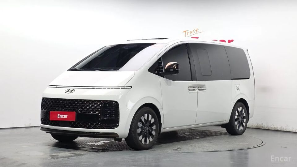 Hyundai Staria