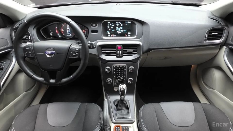 Volvo V40