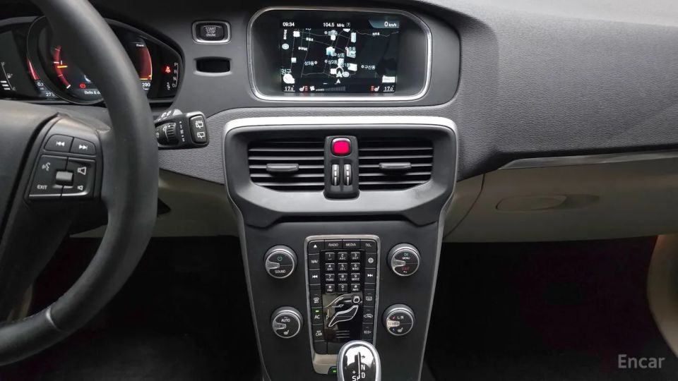 Volvo V40