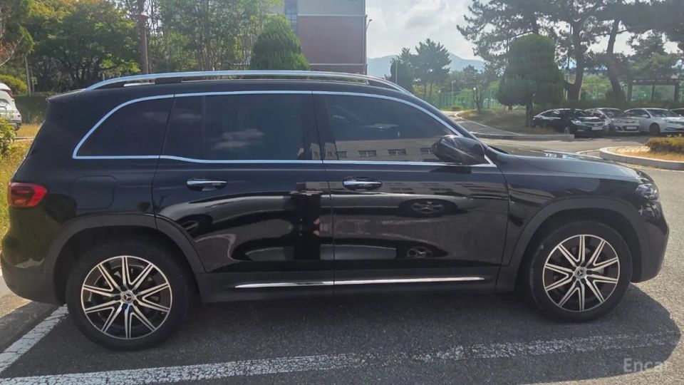 Mercedes-Benz EQB