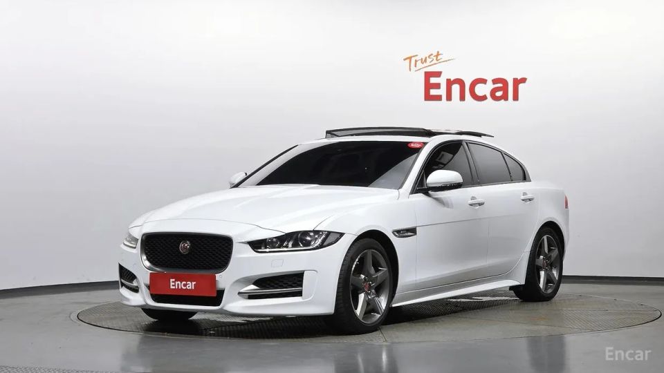 Jaguar XE