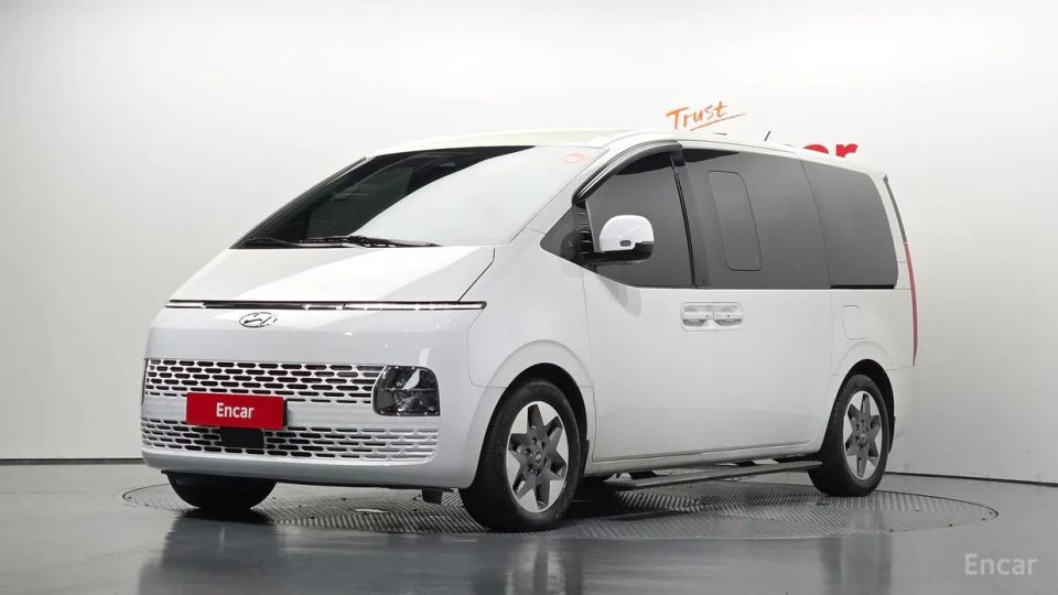 Hyundai Staria