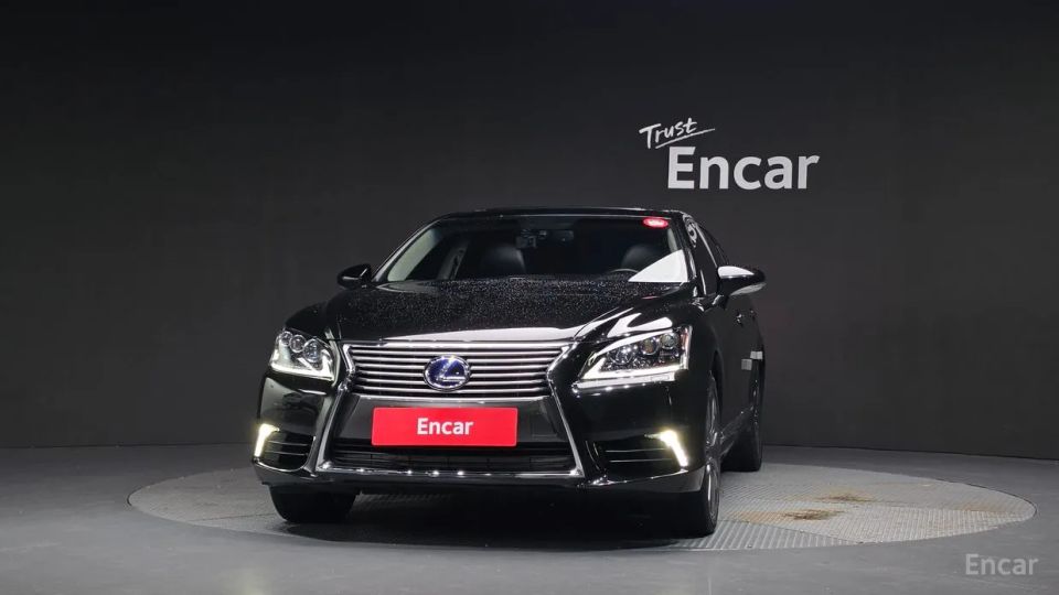 Lexus LS