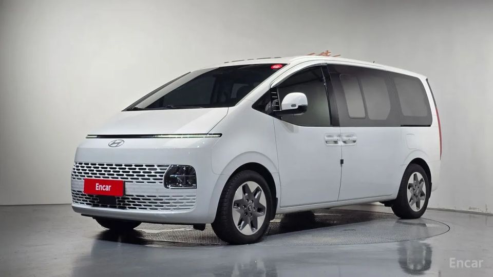 Hyundai Staria