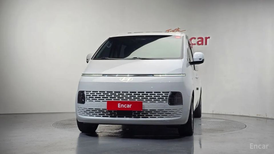 Hyundai Staria