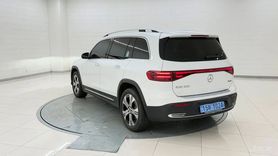 Mercedes-Benz EQB