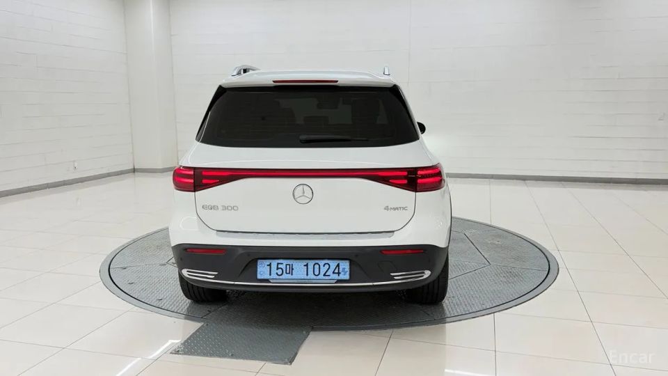 Mercedes-Benz EQB